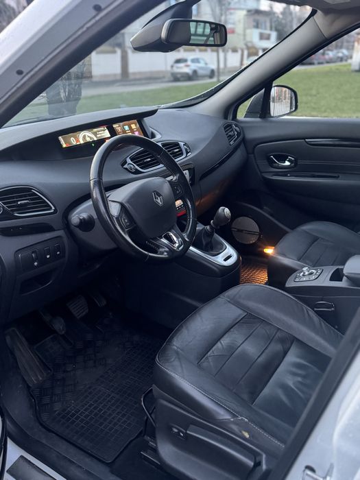 Renault Grand Scenic ,Model Bosse ,  An fab 2015 ,  7 locurii