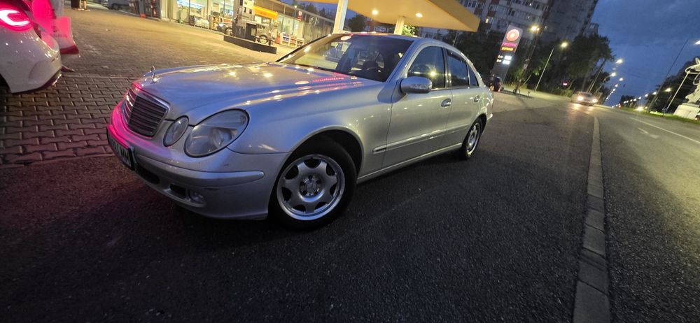 MERCEDES-BENZ E-Class