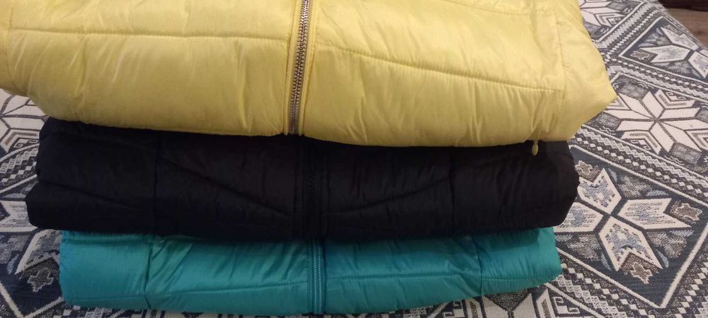 продавам пролетно- есенно яке в лимоненожълт цвят за момиче 10/12 год