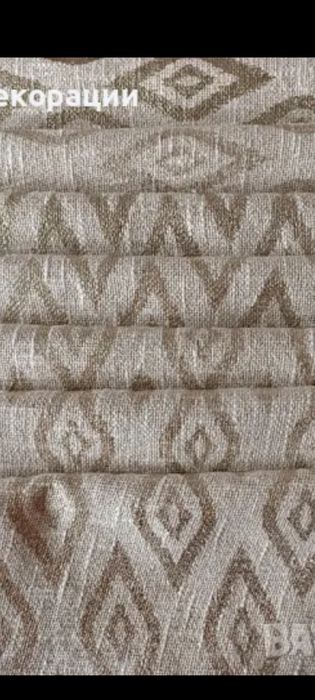 Нови коледни декоративни калъфки за възглавници със златисти елементи