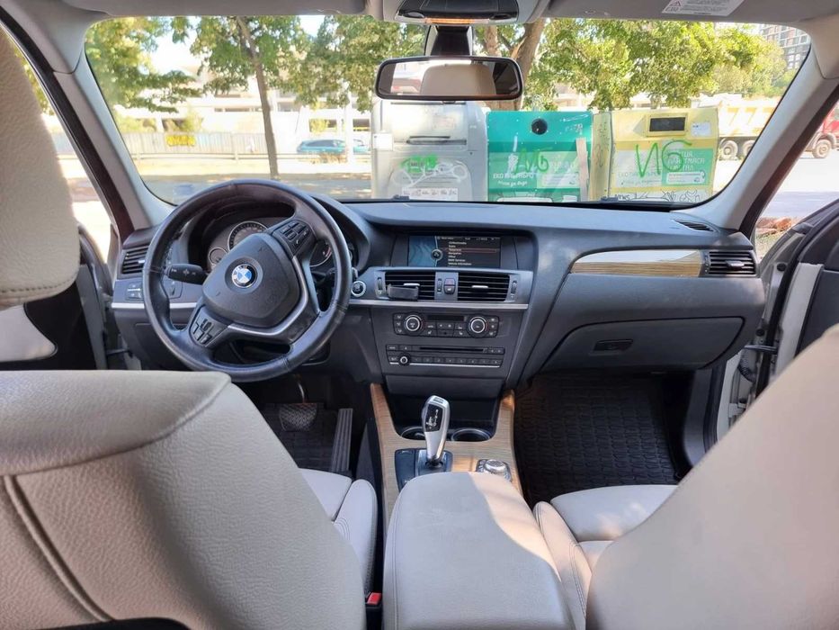Автомобил BMW X3 F25