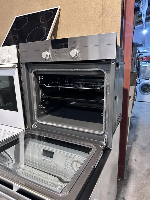 Фурна +гаранция. SIEMENS за вграждане. Конвекция. Доставка за София