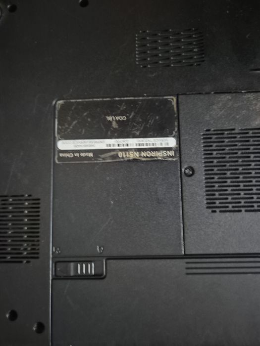 Ноутбук Dell i 3