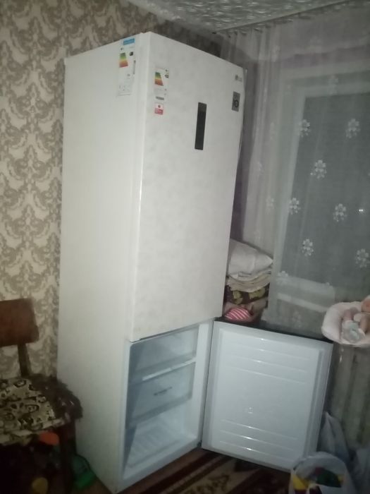 Продается холодильник LG