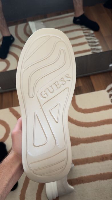 Обувки Guess Elba