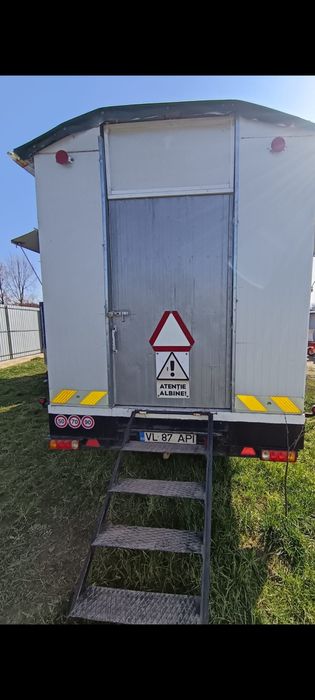 Camion apicol de vânzare