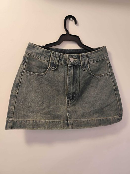 PRET REDUS  -  Fustă scurtă din denim damă, XS, nouă fără etichetă