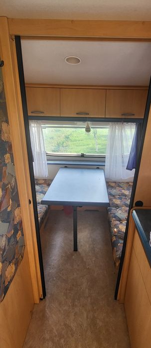 Vând rulota Hobby 10R De Luxe