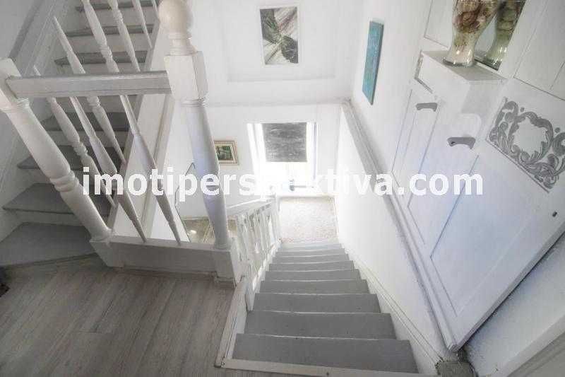 Продава се Етаж от къща в Пловдив, Център - 140 кв.м за 2508 €/кв.м - Снимка #13