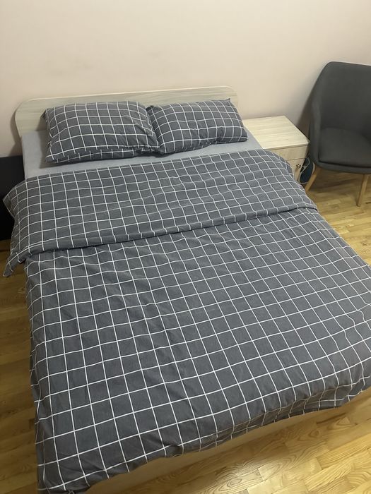 Спалня  с подматрачна рамка и матрак