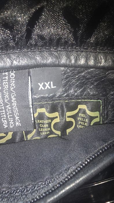 Vând  Haina piele  mărime XXL
