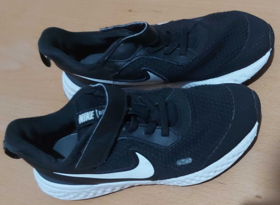 Обувки номер 29 за момче