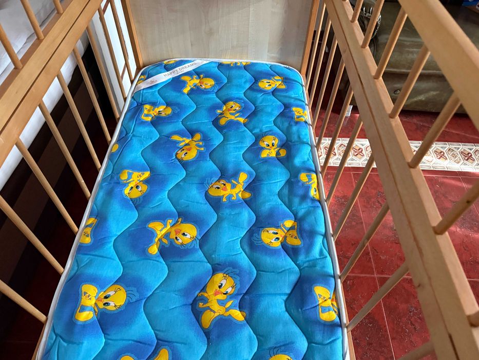 Детско легло с матрак и протектор