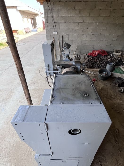 Токарный. станок