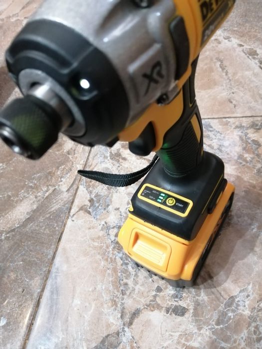 Impact Dewalt DCF 860 cu acumulator de 6A NOU