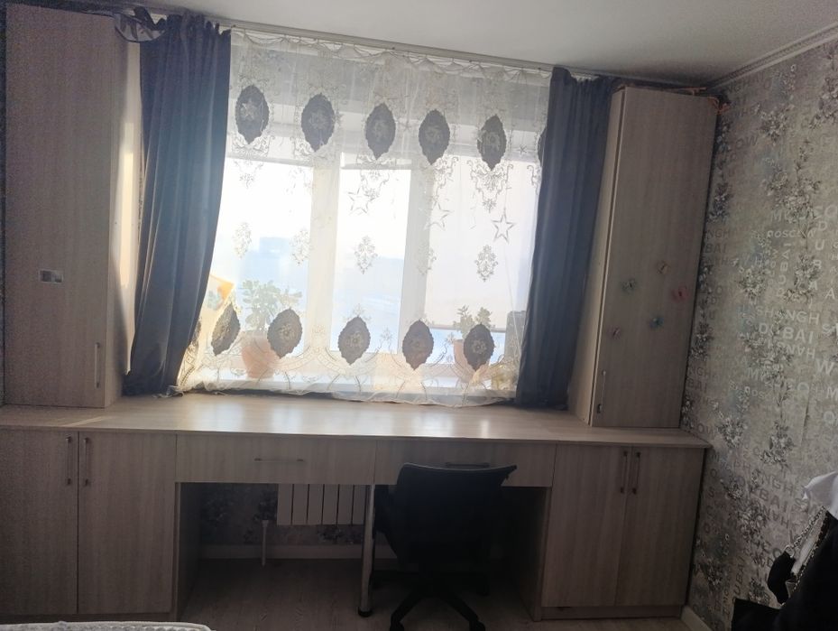 Продам школьный стол