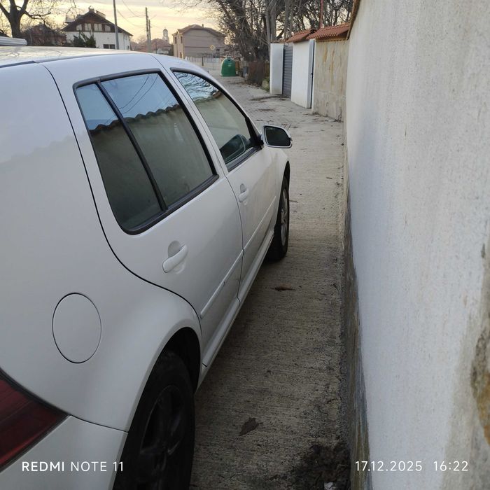 Продавам Фолксваген Голф