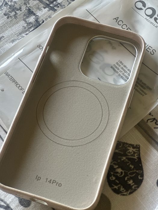 Iphone 14 Pro - кожен кейс