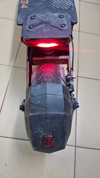 Eлектрическа тротинетка KuKirin G4 на 2086км