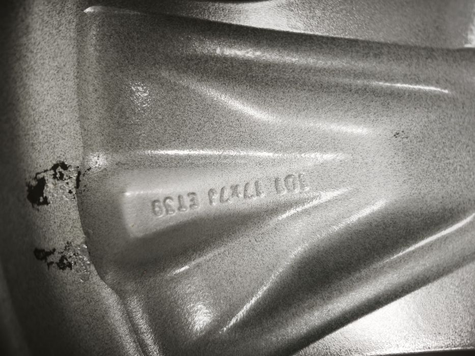 17" оригинални алуминиеви джанти за Toyota Rav 4