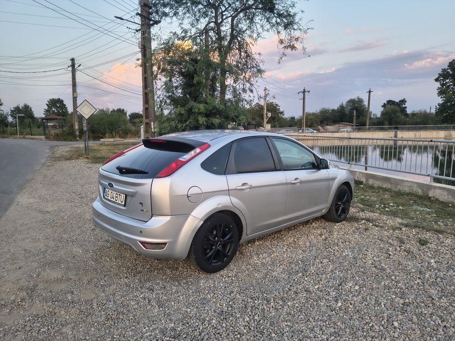 FORD Focus 2011 — imagine 5