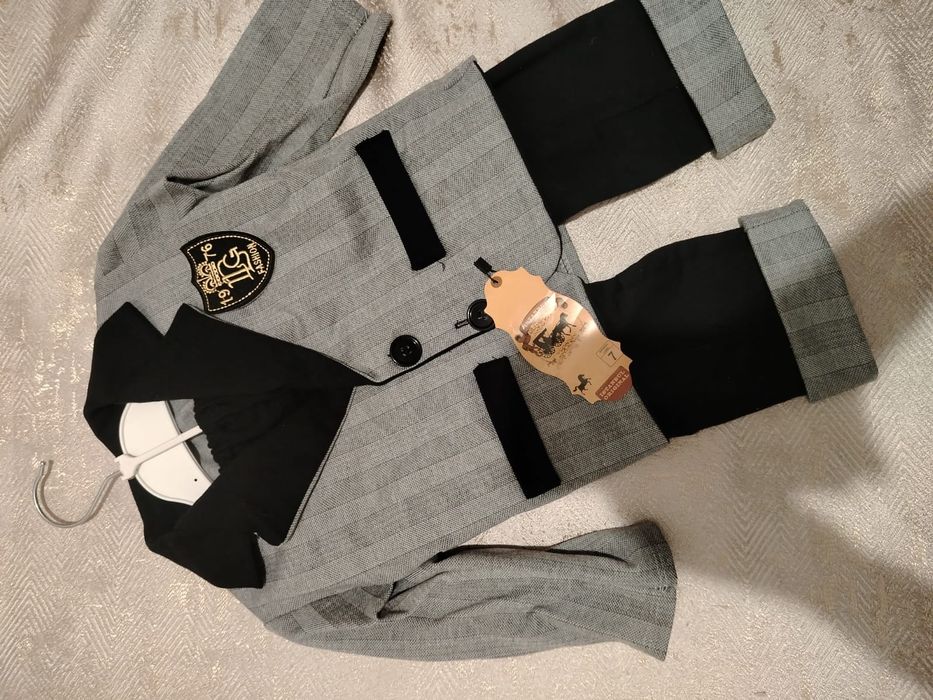 Продам детский костюм на малыша