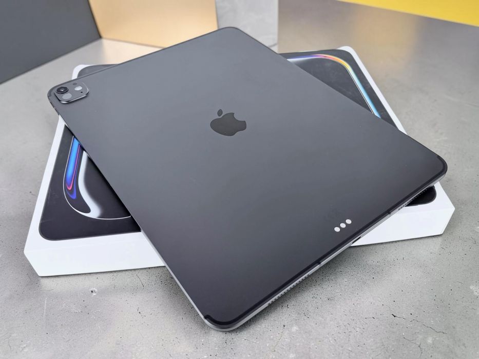 Таблет Apple iPad Pro 13" 8th Gen M5 Wi-Fi + Cellular 512GB Black 60 ЗАРЯДА! Гаранция!