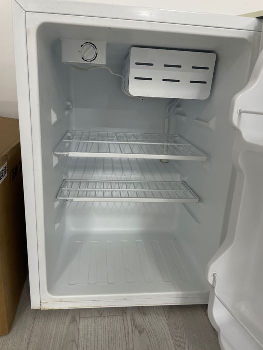 Холодильник , маленький