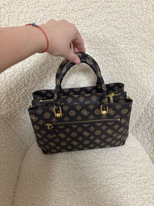 Чанта Guess нова