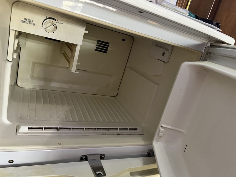 Холодильник продается