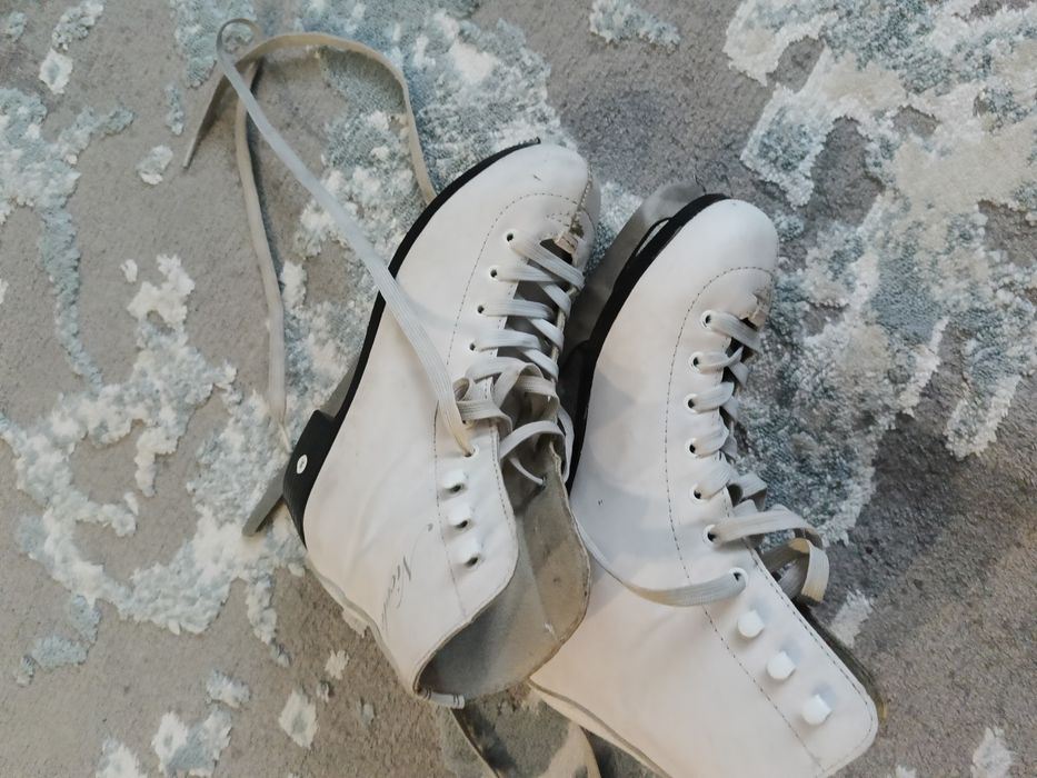 Продам коньки для девочки