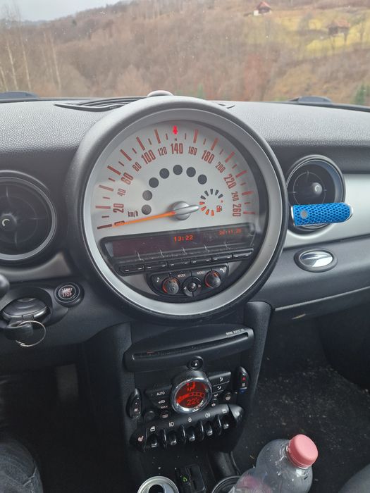 Mini Cooper One 2011