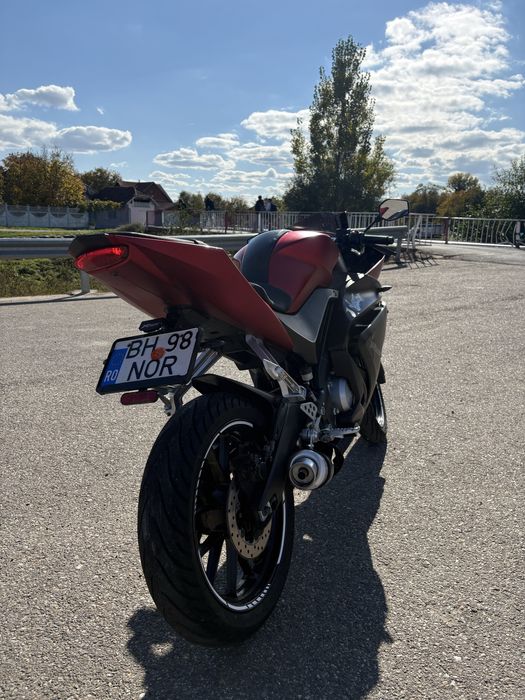 Vând Yamaha YZF R125