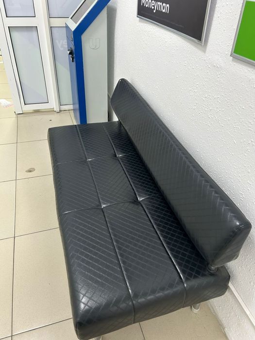 Продам офисную мебель, диван