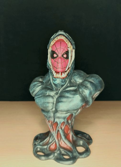 Venom vs Spider-Man Герои Марвел Статуэтка