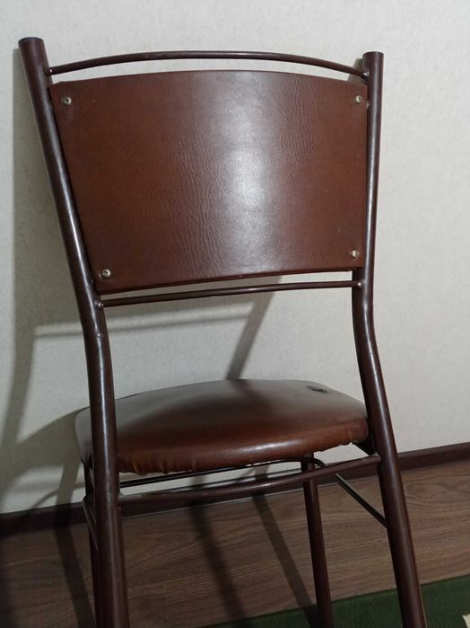 Стул для кухни со спинкой