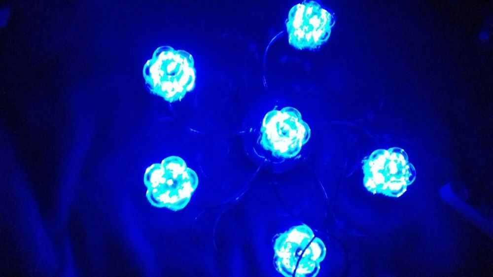 Lustra-candelabru leduri albastre si becuri halogen 12V cu telecomanda