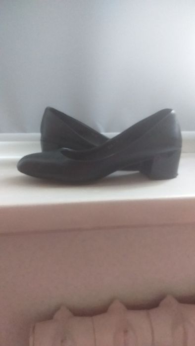 Продается женская  обувь