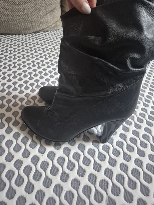 Продам батинки  Италия