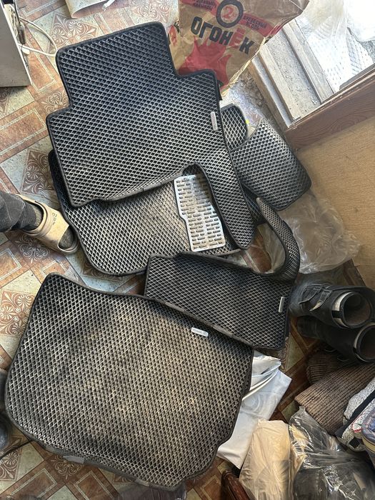 Полик для тойота раф 4