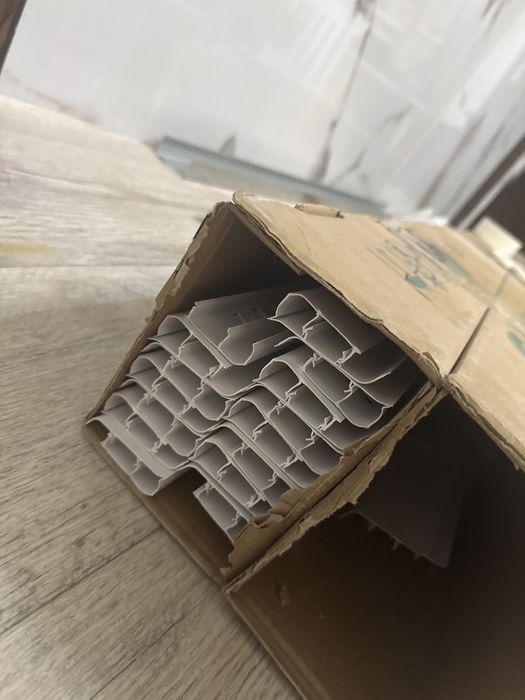 Продам плинтус новый