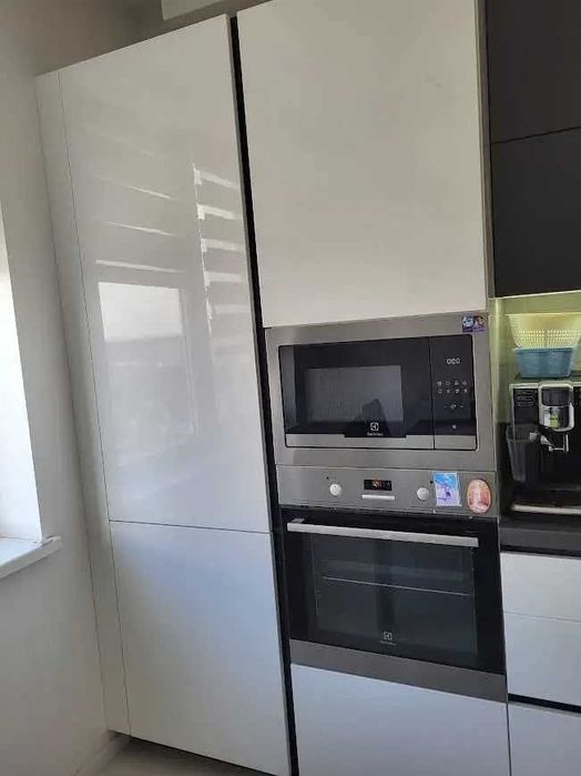 Дава се под наем Тристаен апартамент в София, Център - 90 кв.м за 510 € - Снимка #2