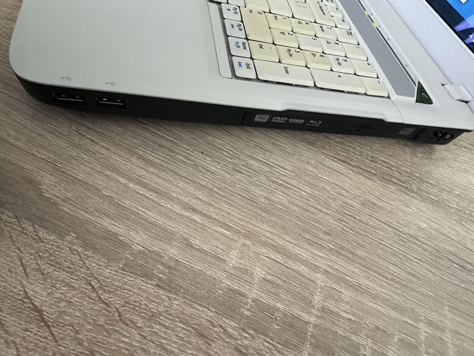 Лаптоп Acer Aspire SignalUp