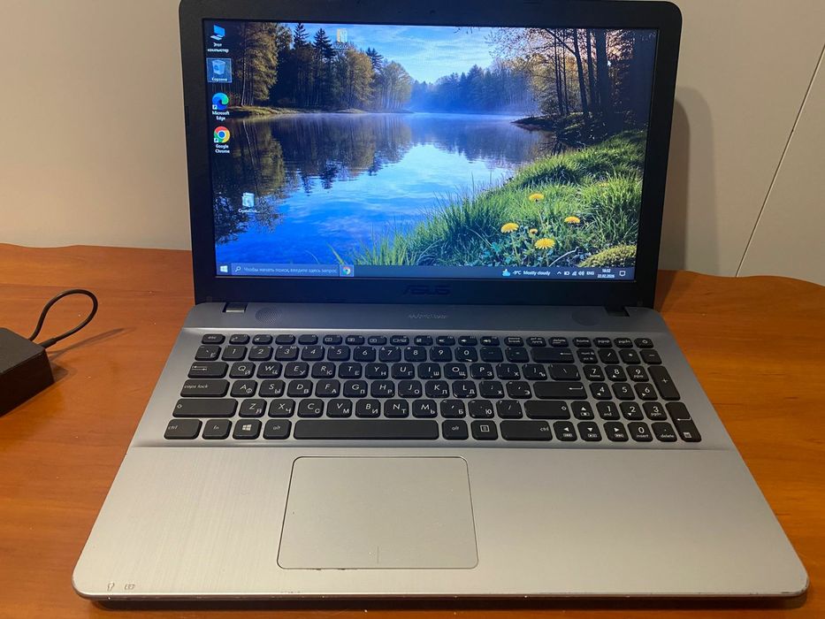 ASUS  ухоженный шустрик на SSD