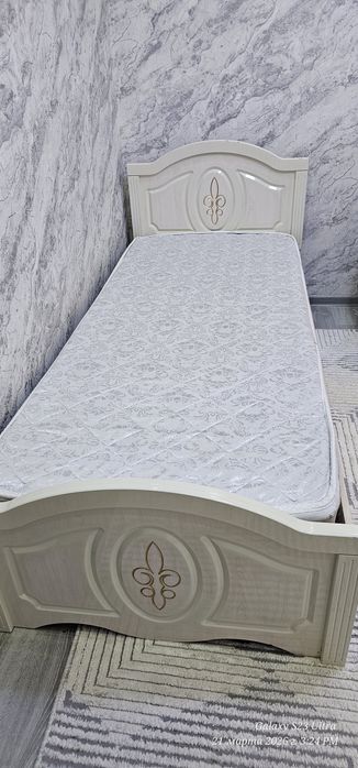 Продаётся односпальная кровать. Состояние отличное.