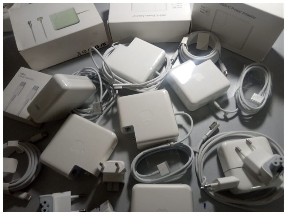 для MACBOOK - зарядка блок питания
