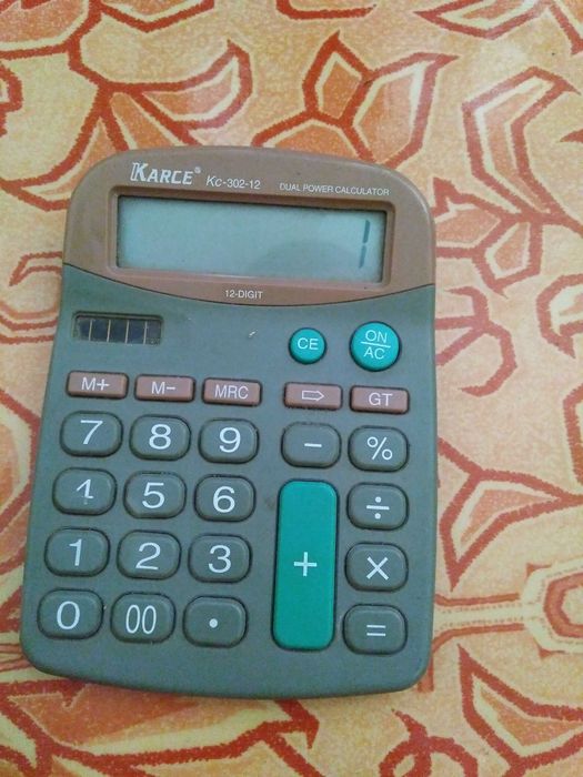 Продавам калкулатори