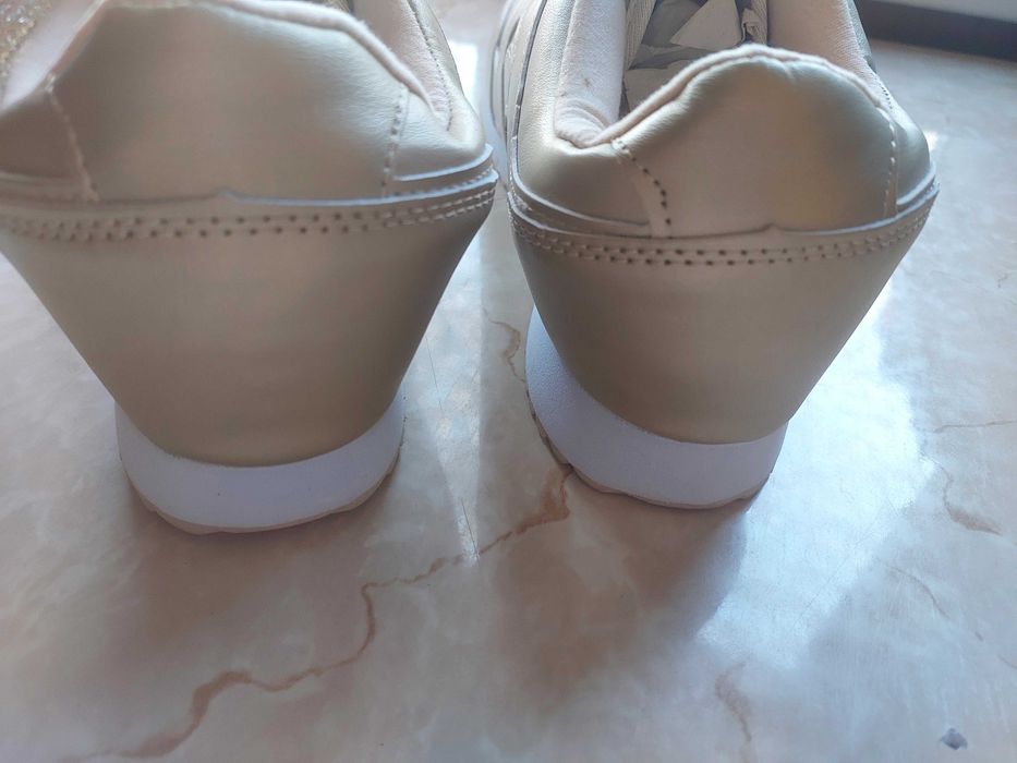 Кроссовки женские 25,5 см по стельке, 40 размер