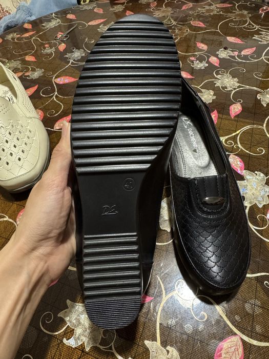 Продам женские туфли