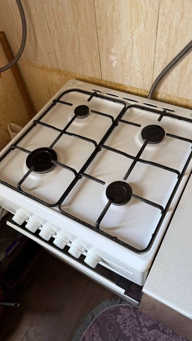 Новая газплита, в хорошем состоянии
